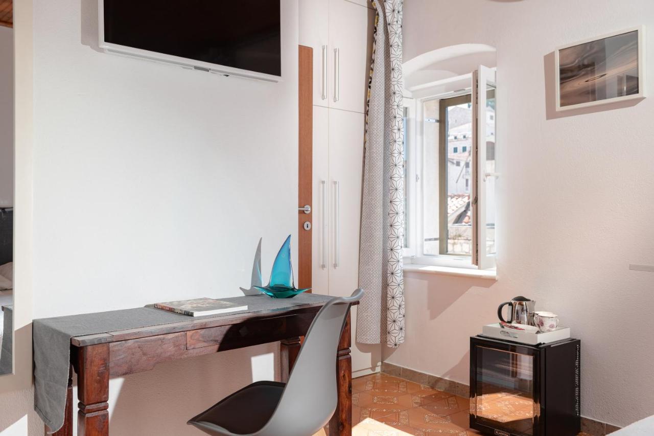 Guest house Hektorovic House 3*