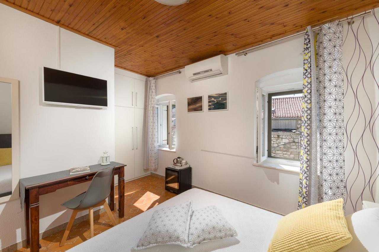 Guest house Hektorovic House 3*