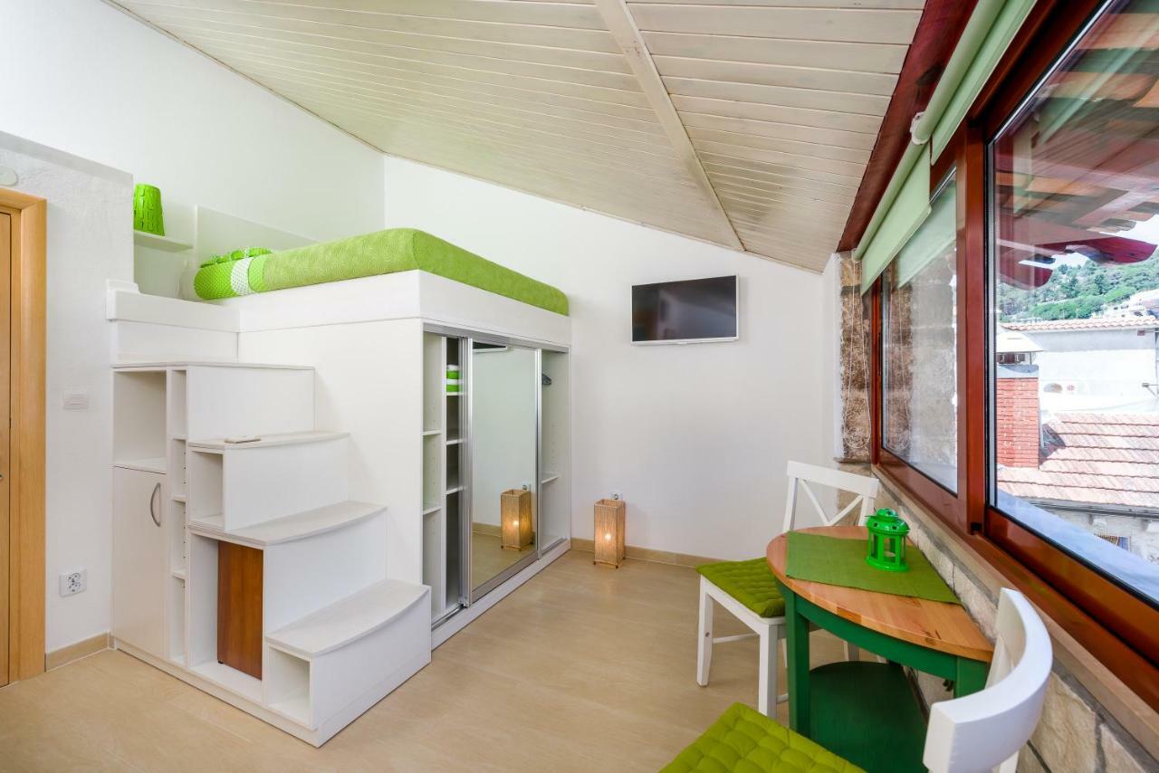 Gostinjska kuća Hektorovic House 3*