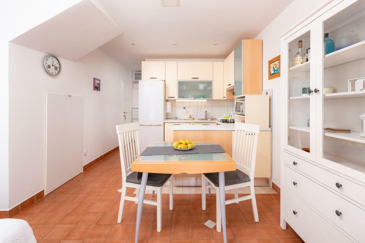 Hektorovic House 3*