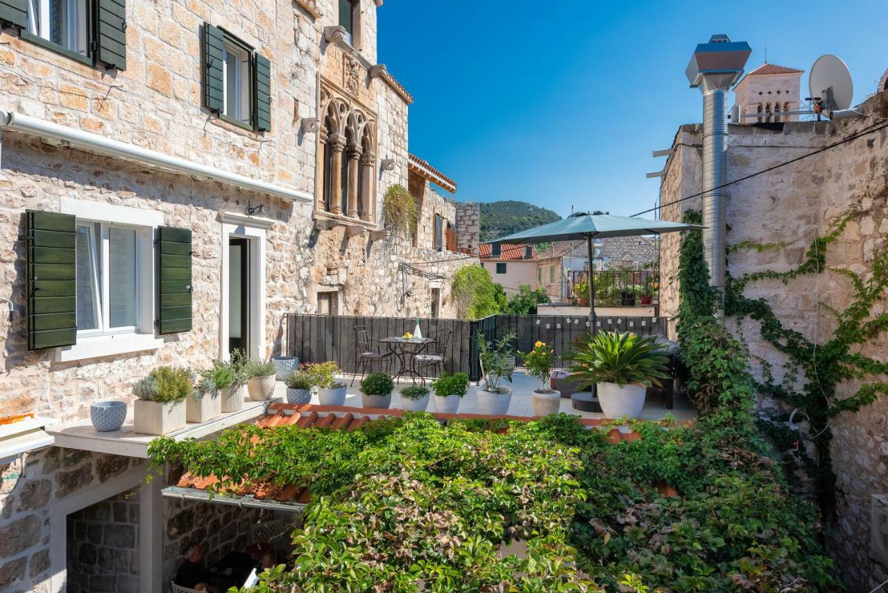 Gostinjska kuća Hektorovic House 3*